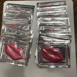 24 Collagen Moisturizing Lip Mask
